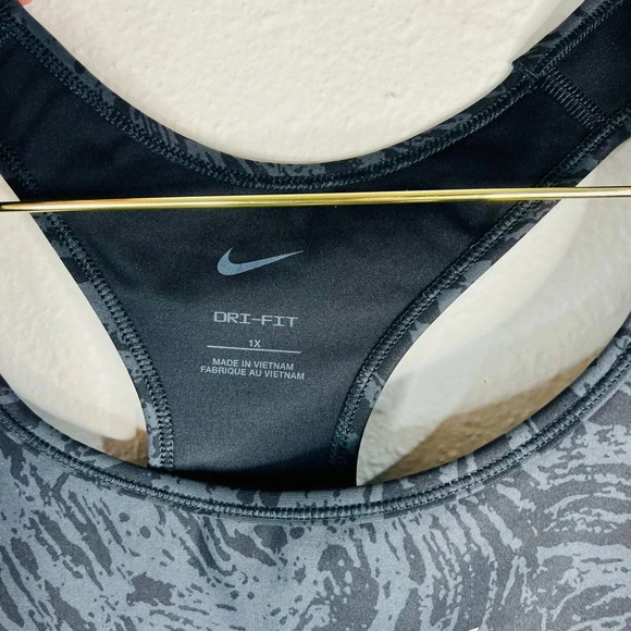Nike Black and Gray Dry Fit Low Support Sports Bra Plus Size 1X - Picture 4 of 6
